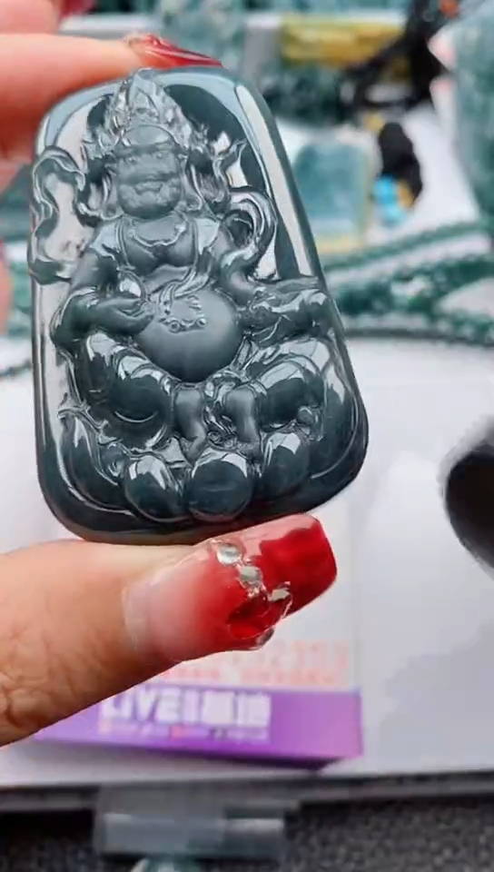 【闪购商品】翡翠颈饰未镶嵌            