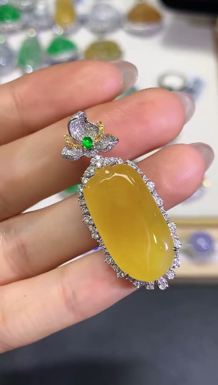 【闪购商品】翡翠颈饰18K金镶嵌团购29