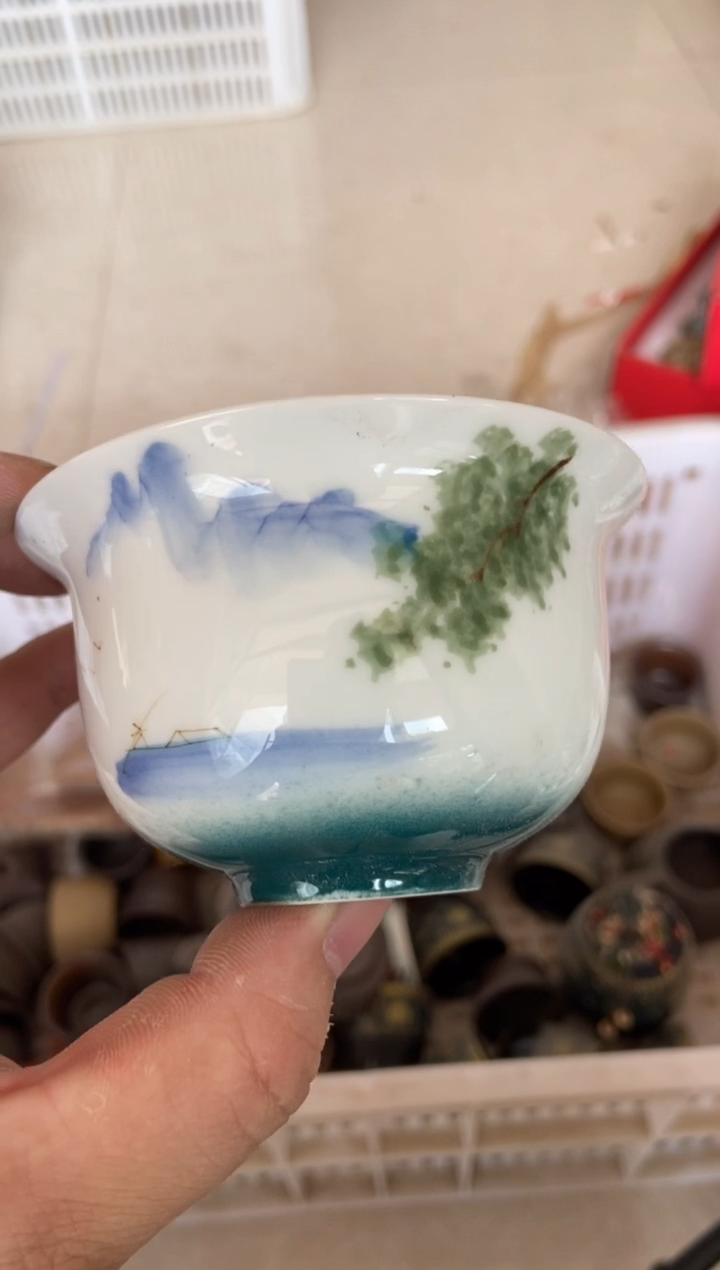 无运费险有瑕疵的摄影的产品有使用过的痕迹有点脏介意勿拍