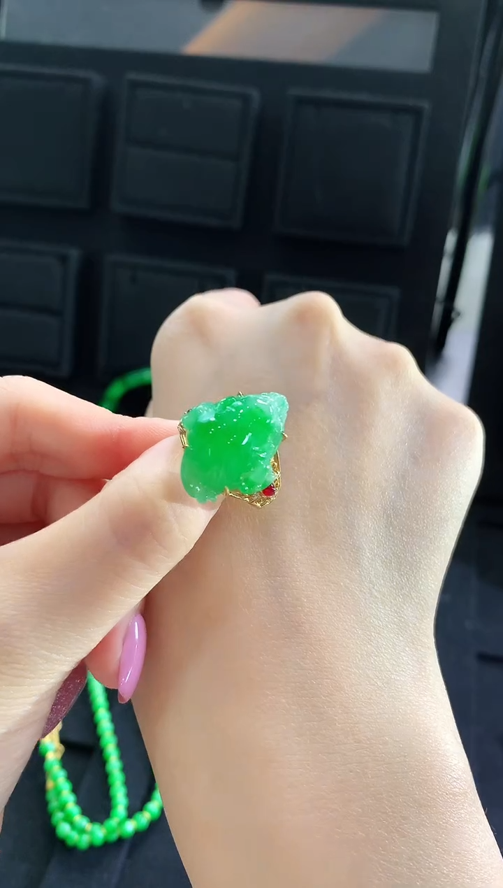【闪购商品】翡翠戒指18K金镶嵌手饰
