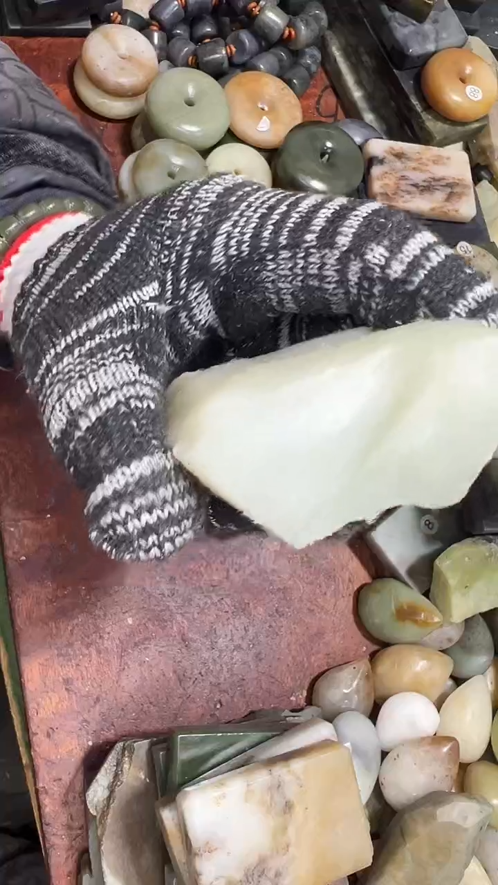 未镶嵌和田玉珠宝半成品1