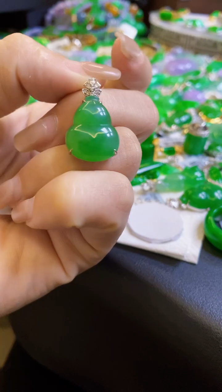 【闪购商品】定制翡翠18K金镶嵌葫芦