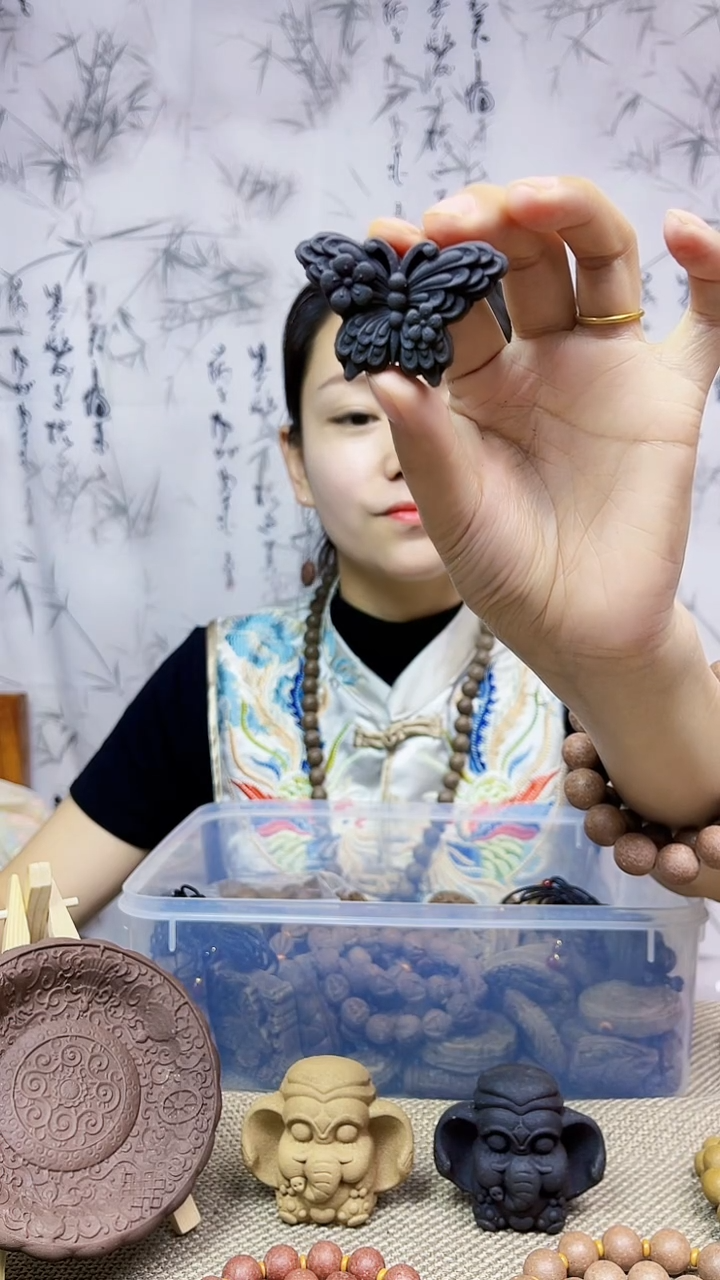 木雪中春信 小蝴蝶