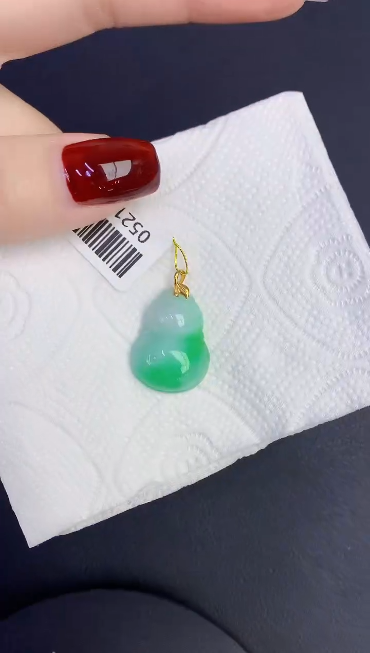 颈饰18K金镶嵌翡翠缅甸天然翡翠a货