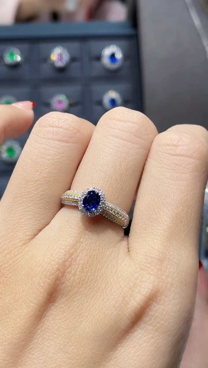 【闪购商品】蓝宝石戒指18K金镶嵌0.61克拉/皇家蓝