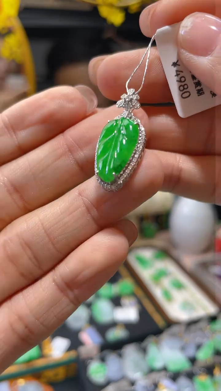 【闪购商品】翡翠颈饰18K金镶嵌假一赔三