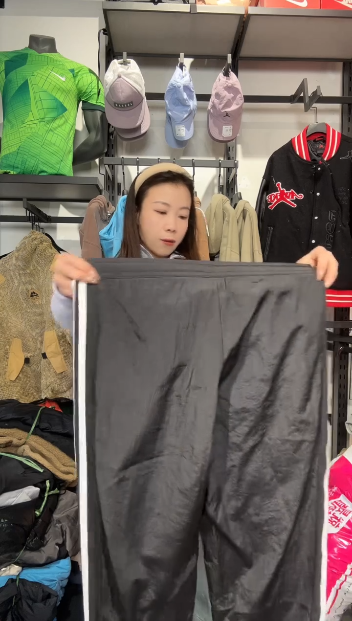 1251闪购编码  阿迪运动卫衣裤以直播间过款为准 尺码.165