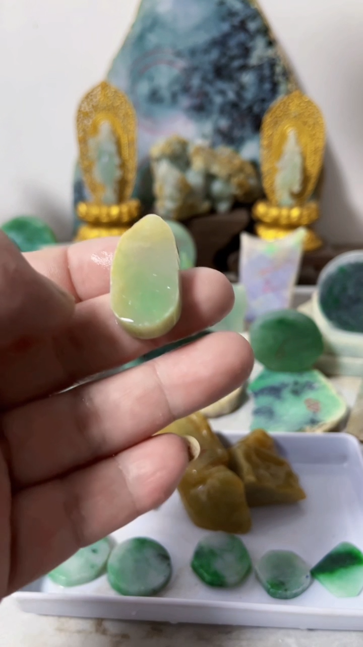 【闪购商品】翡翠吊坠(不含链)未镶嵌A403