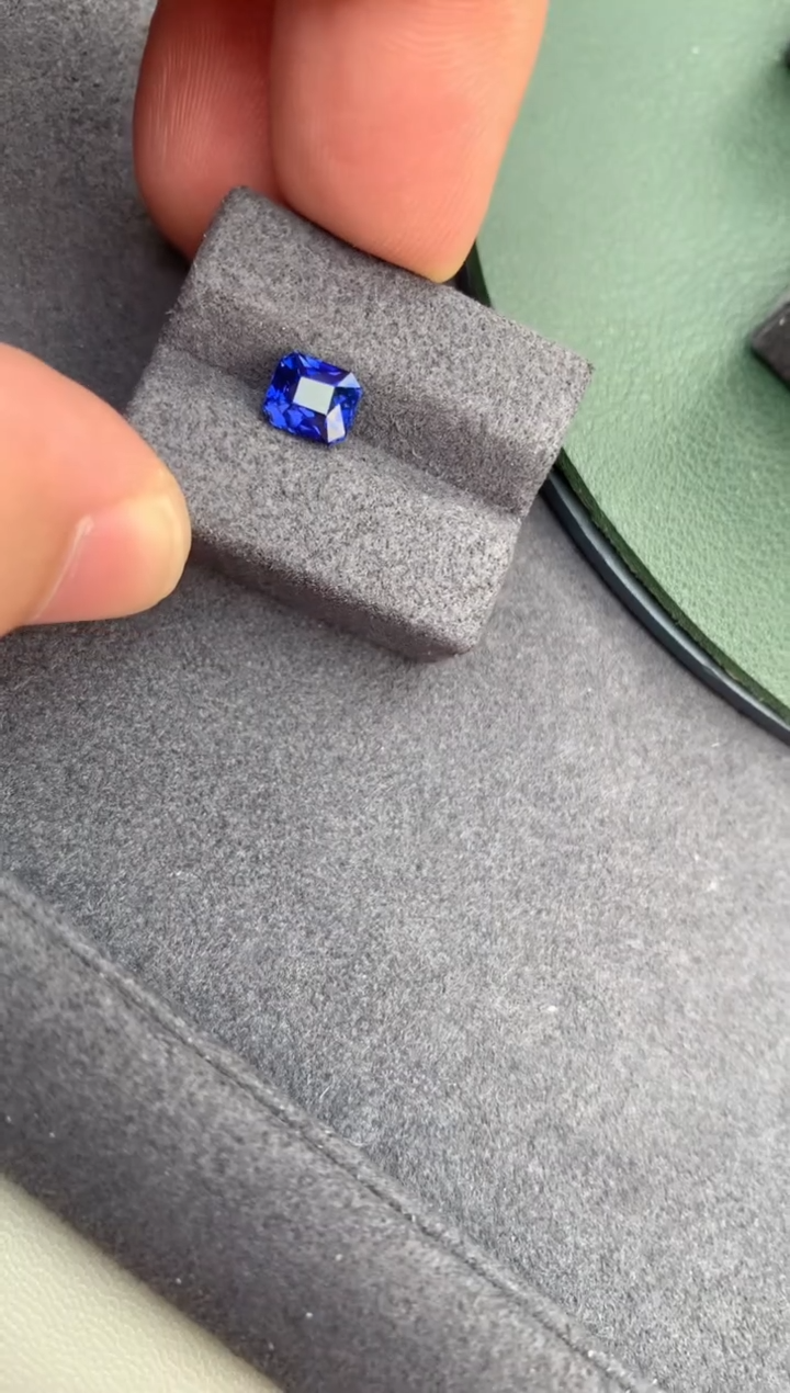 【闪购商品】蓝宝石裸石未镶嵌1.6ct皇家蓝