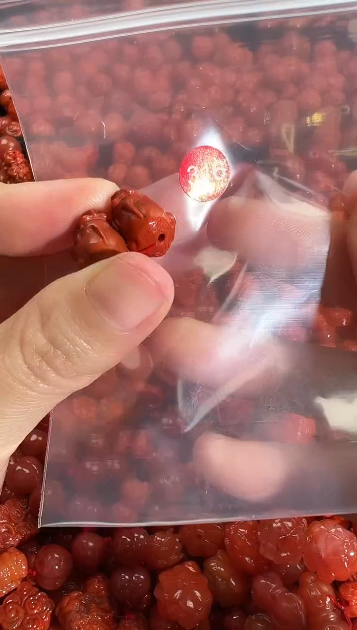 颈饰未镶嵌南红玛瑙1