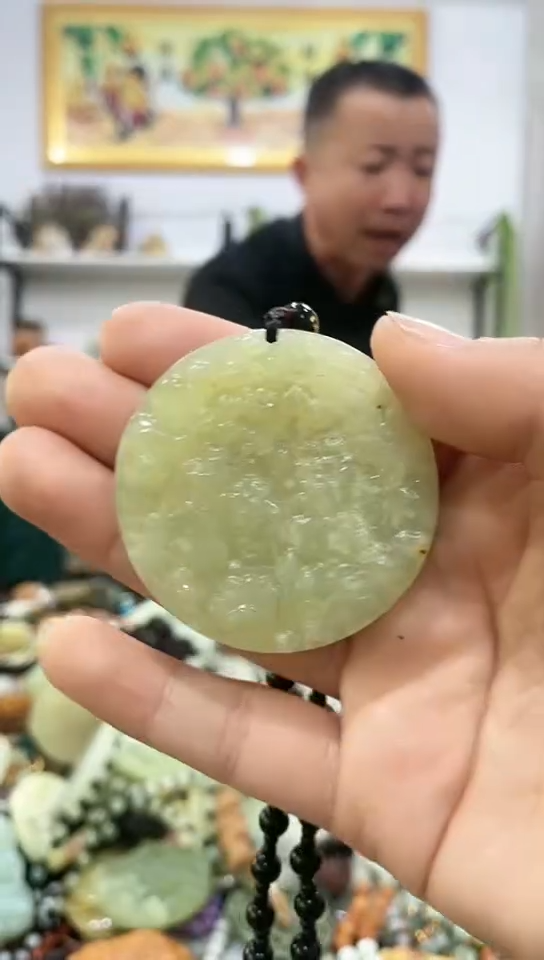 未镶嵌岫玉挂件  