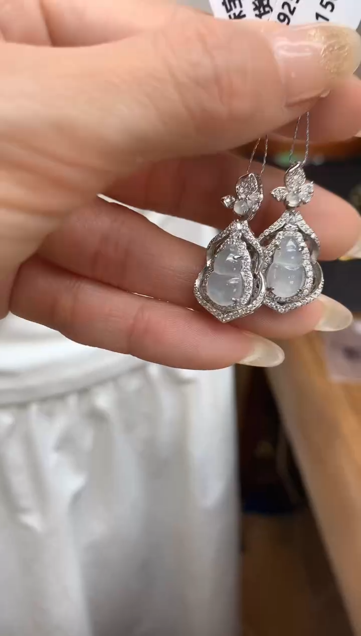 【闪购商品】翡翠颈饰银S925镶嵌葫芦 多样性发（1件）