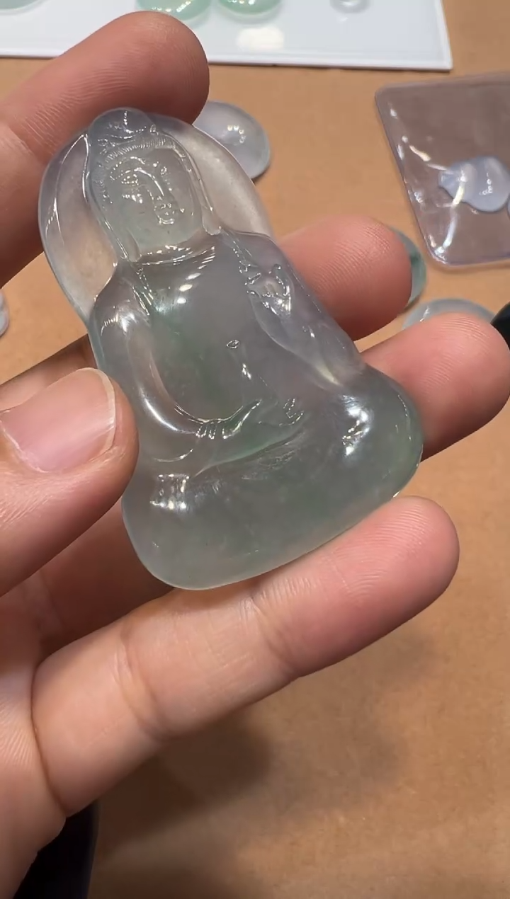 定制翡翠未镶嵌素衣