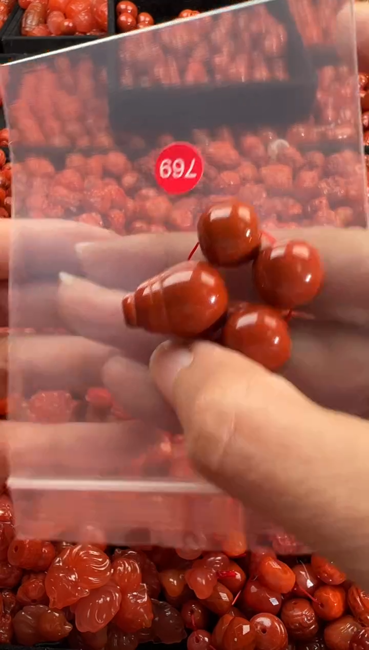 颈饰未镶嵌南红玛瑙1