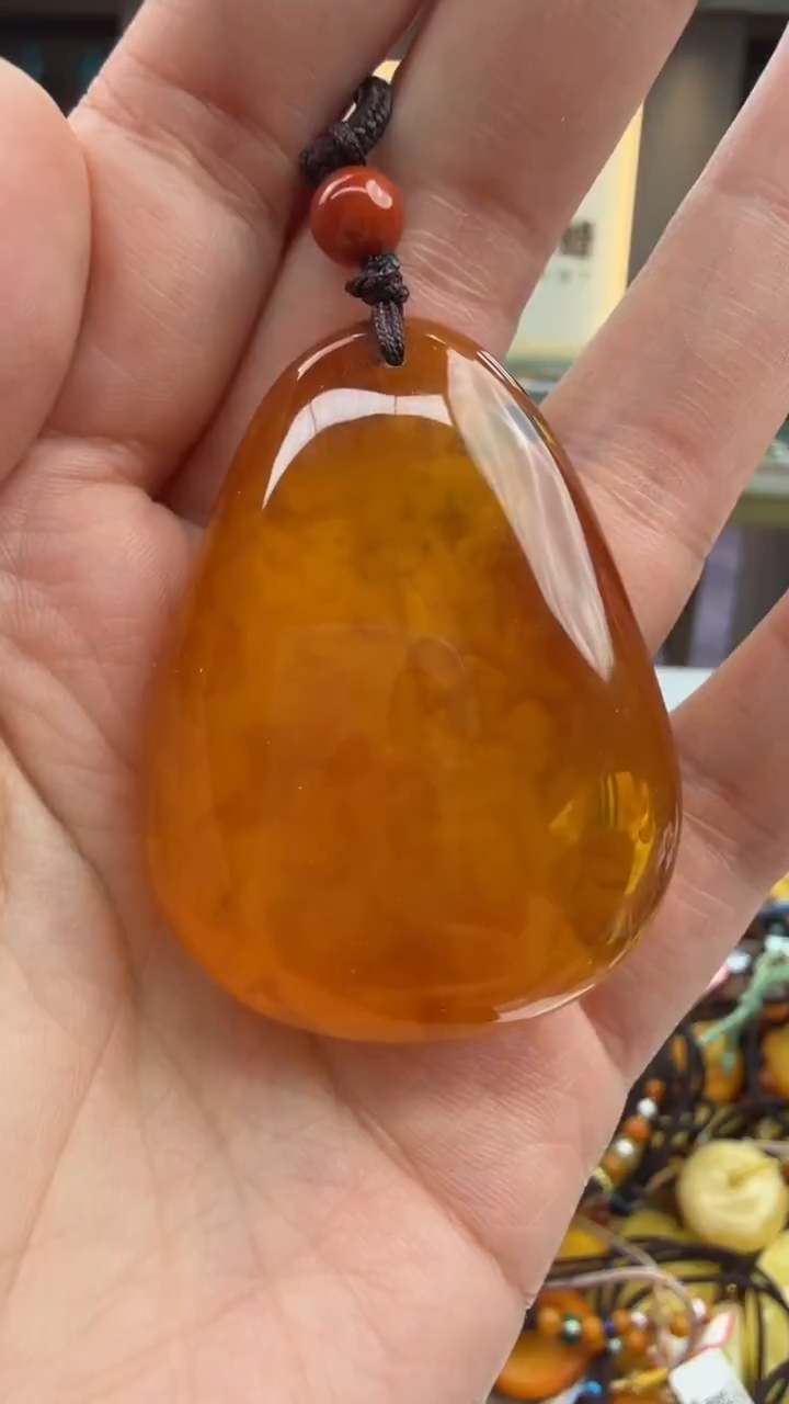 琥珀颈饰未镶嵌87秒拍号 假一罚三