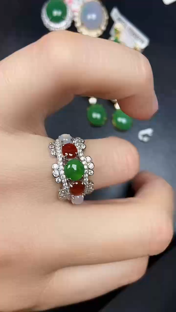 银S925镶嵌戒指翡翠2400