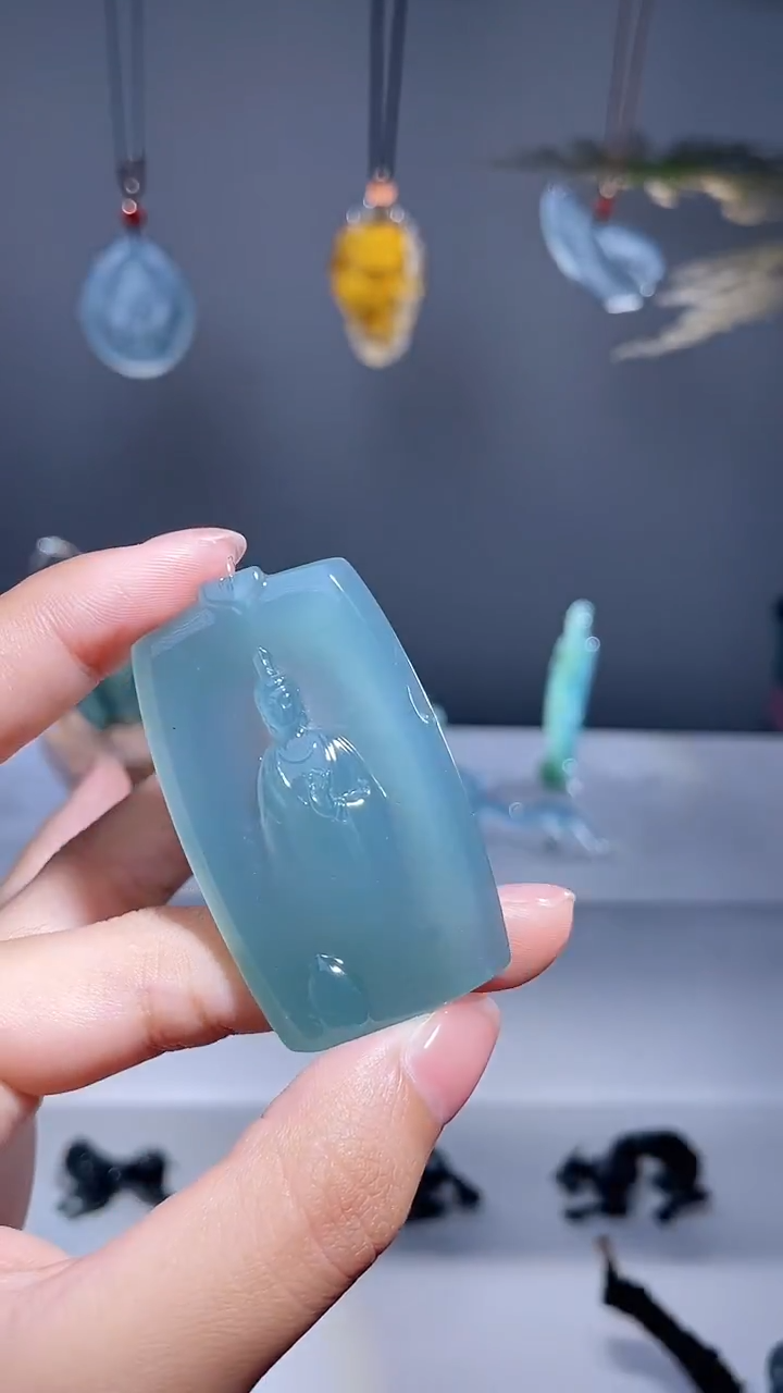 颈饰未镶嵌翡翠观音