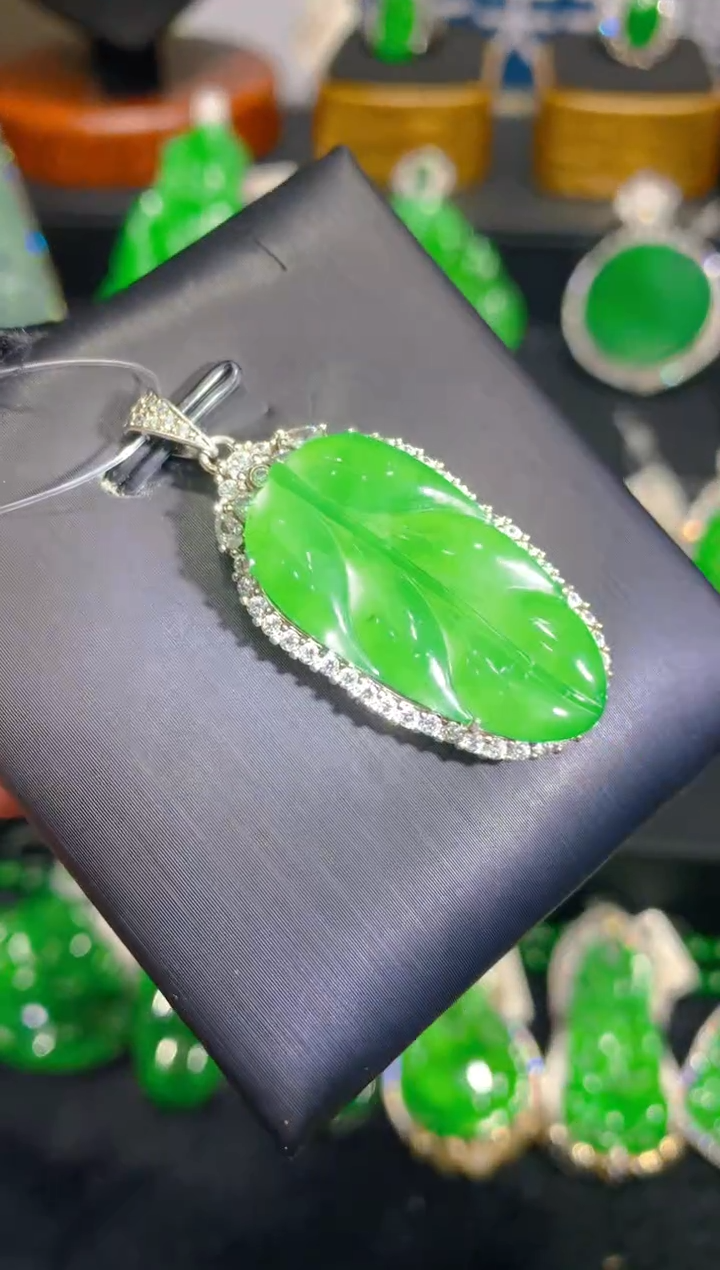 【闪购商品】翡翠颈饰银S925镶嵌39一季