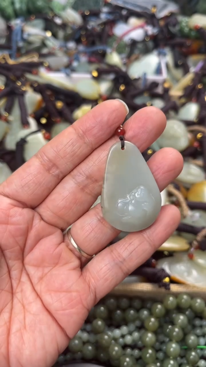 【闪购商品】和田玉颈饰未镶嵌多样性发货没有证书拍一发一有瑕