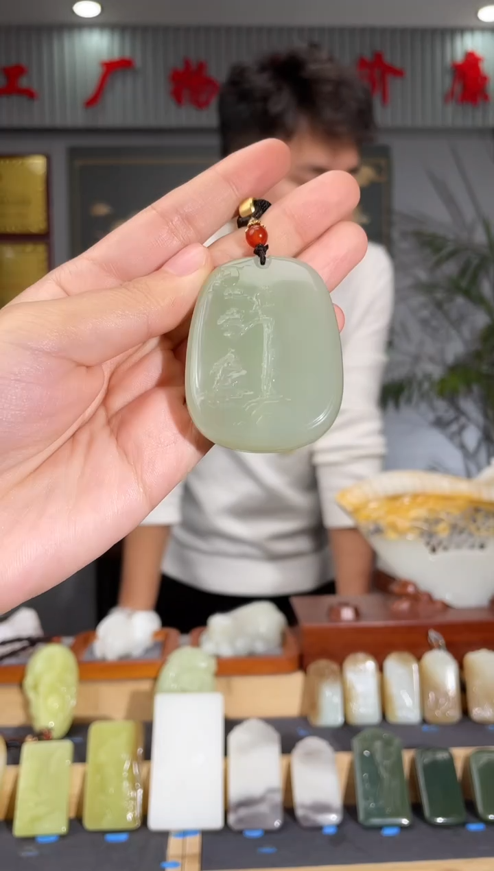 【闪购商品】和田玉（糖玉）颈饰未镶嵌拍一发一 多样性发货