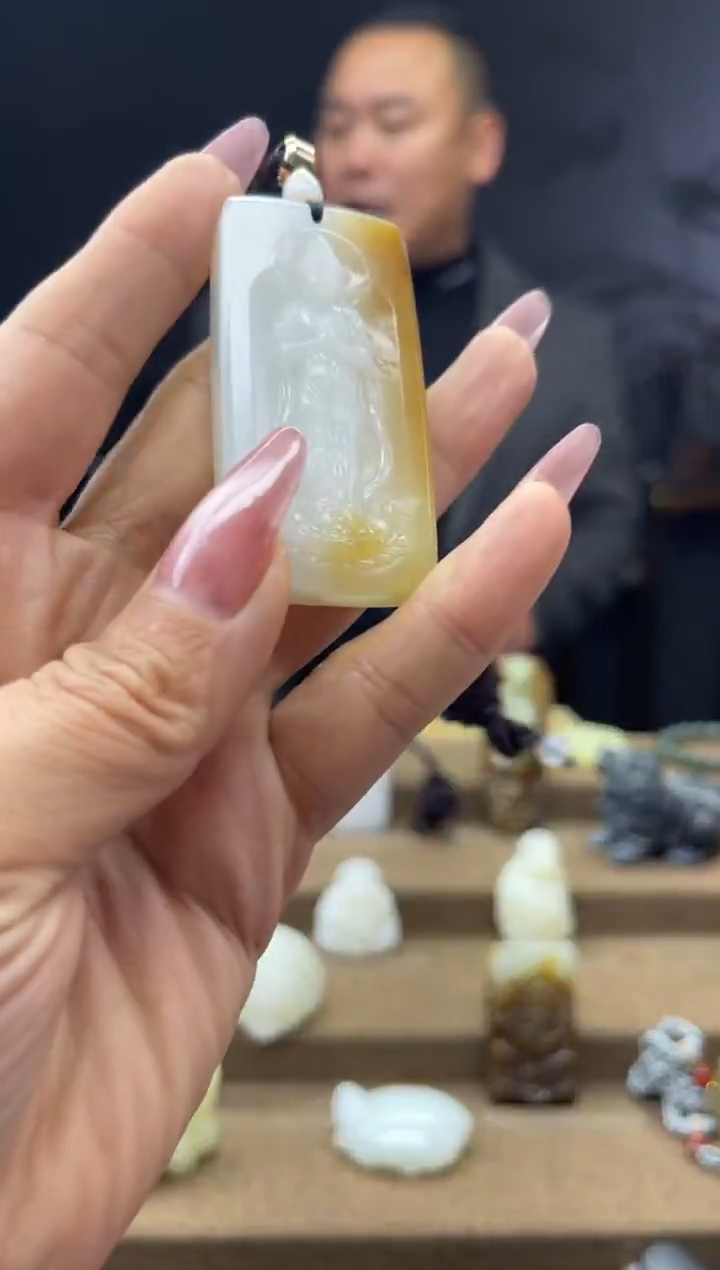 颈饰未镶嵌和田玉1