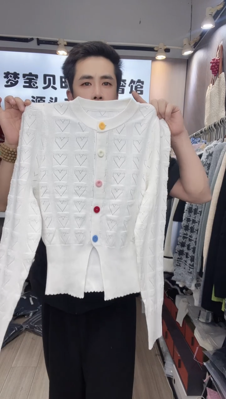 Z***k白色999999999999999999