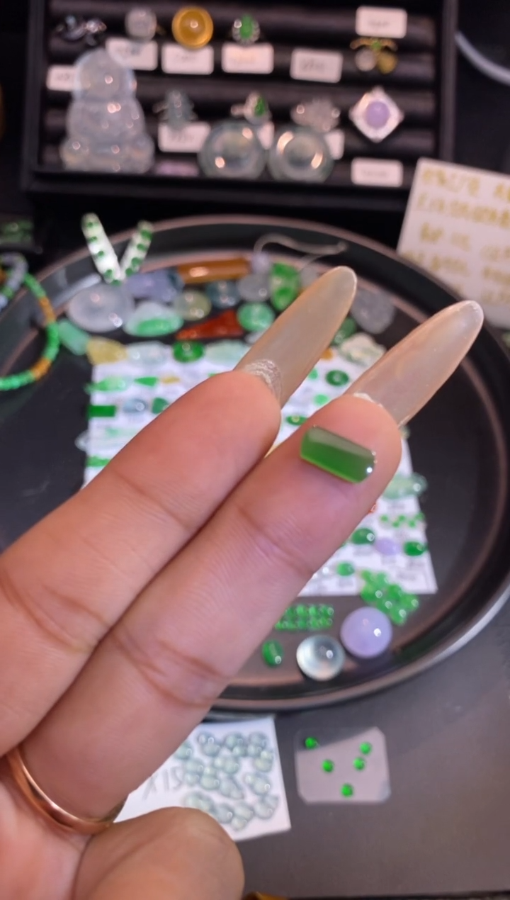 【闪购商品】翡翠挂件未镶嵌马鞍