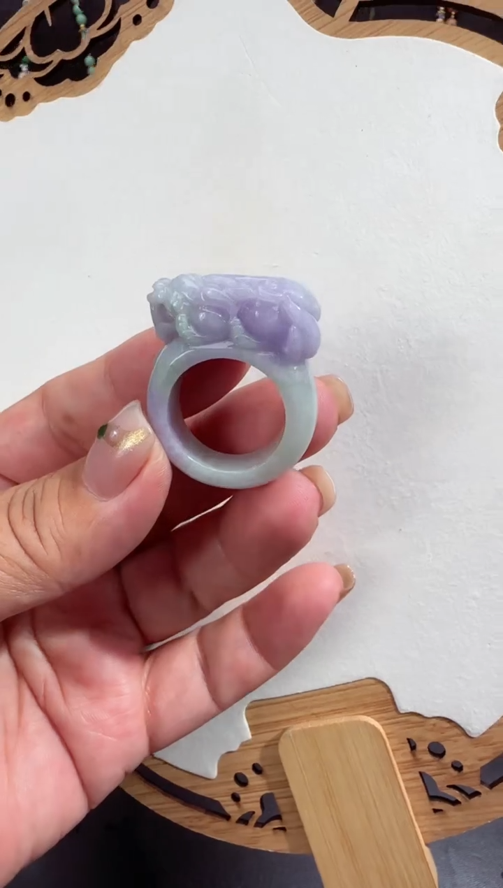 翡翠未镶嵌颈饰戒指19