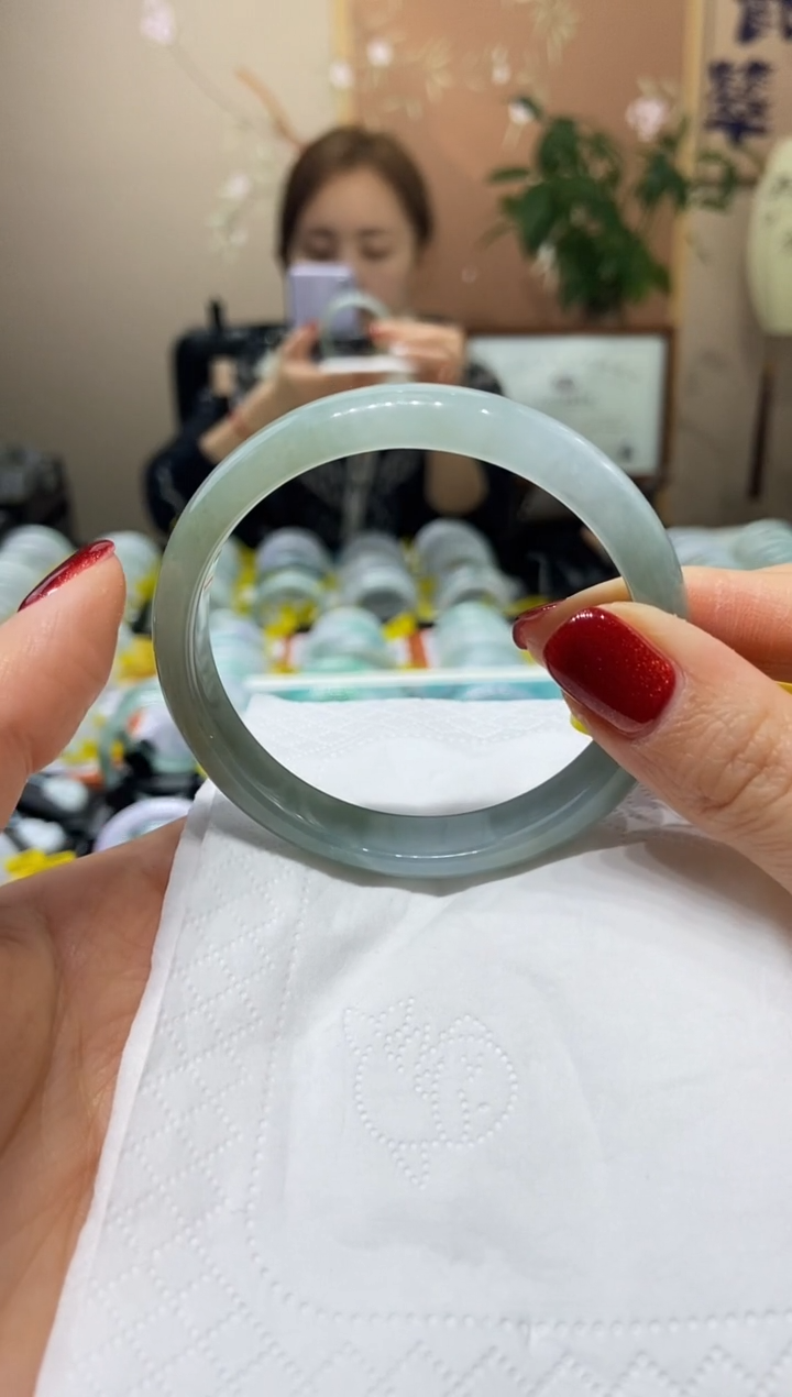 【闪购商品】翡翠手镯未镶嵌57.7圈口