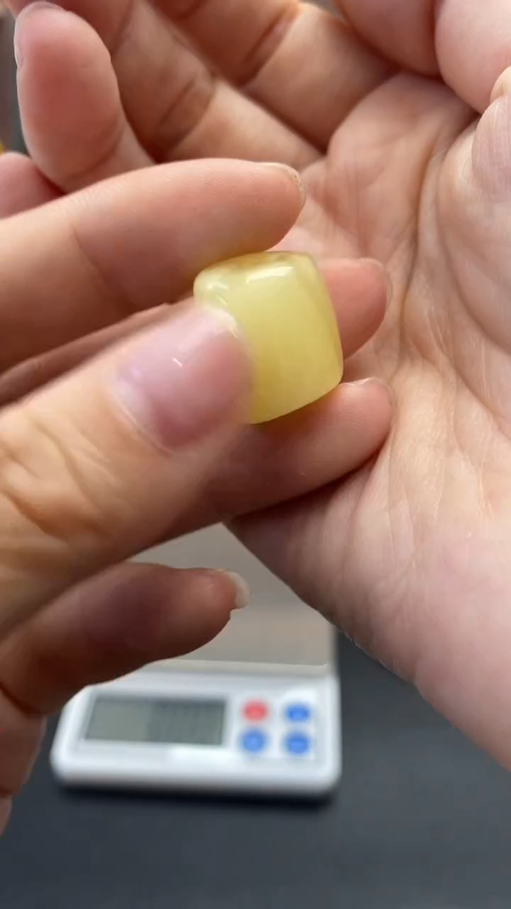 琥珀未镶嵌珠宝奇石2517