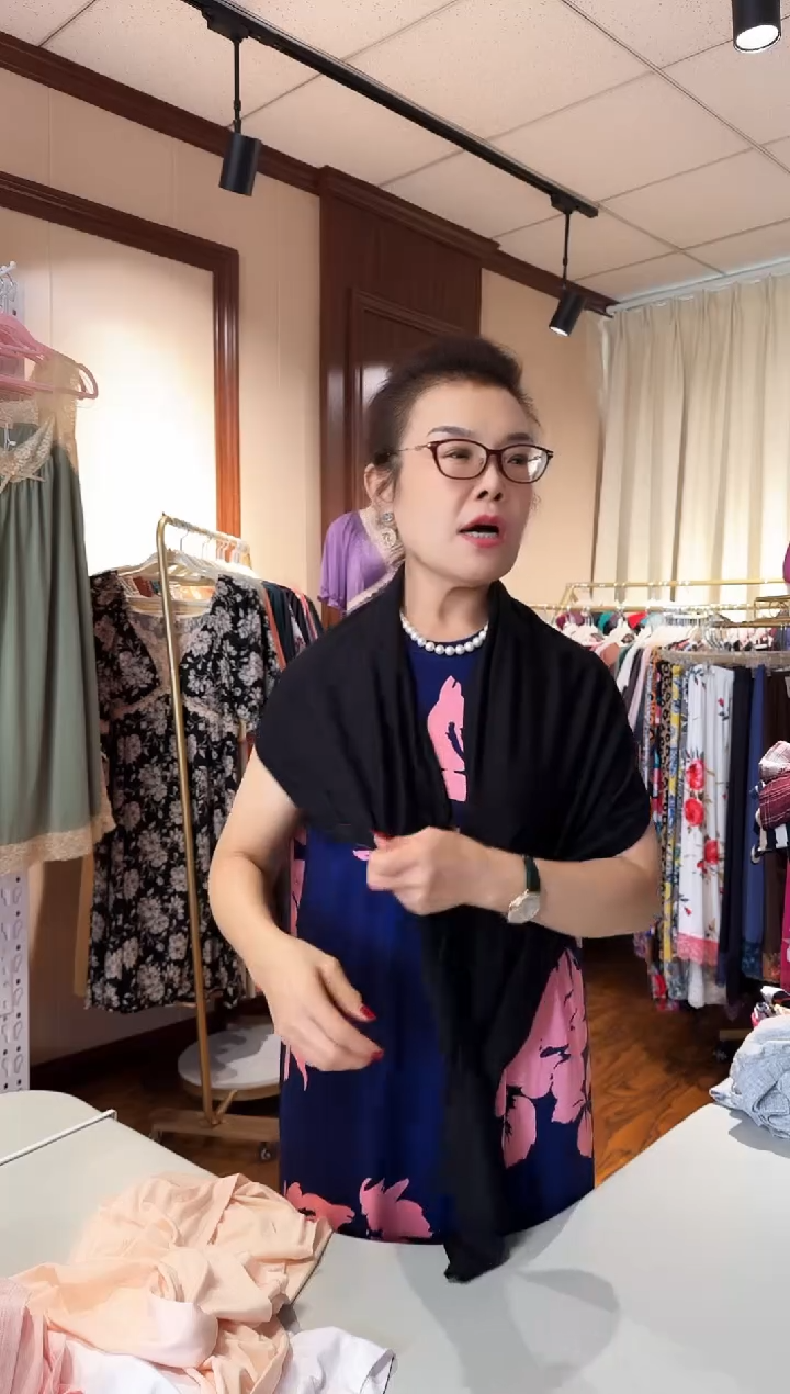 再生纤维素纤维黑色披肩