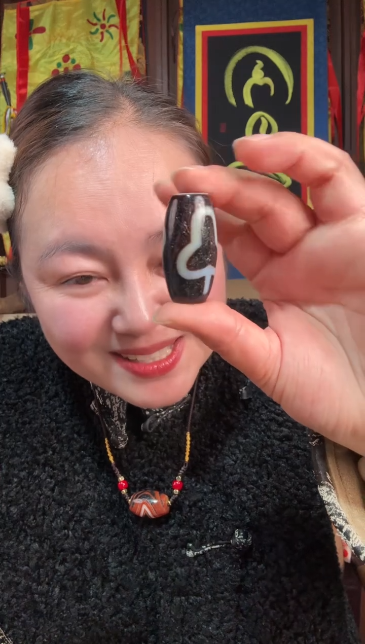 无非金属藏地黑白古珠