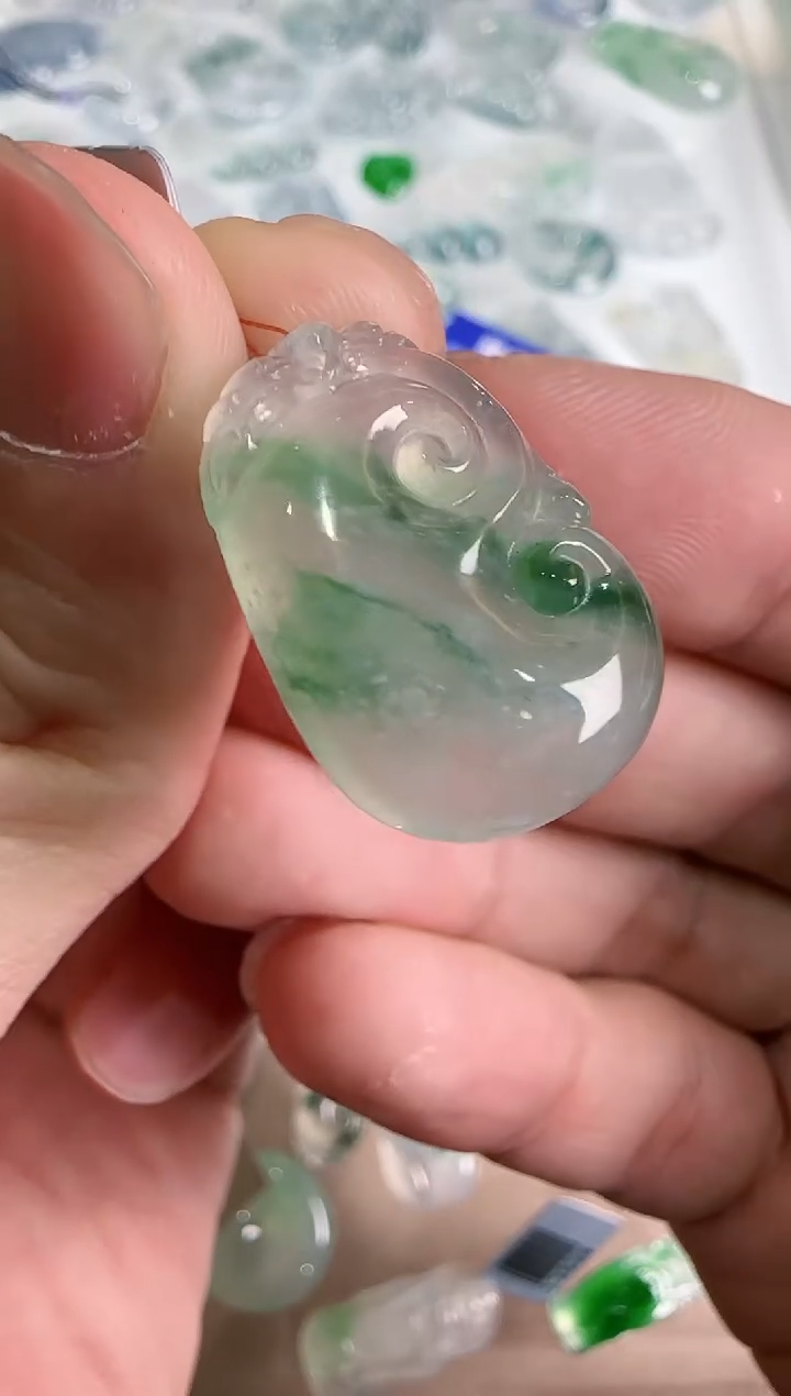 【闪购商品】翡翠吊坠(不含链)未镶嵌··