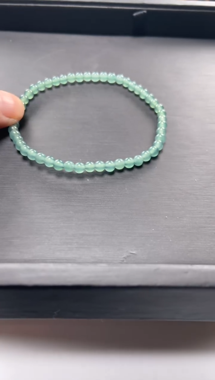 【闪购商品】翡翠手链未镶嵌多样性发货50颗卡4