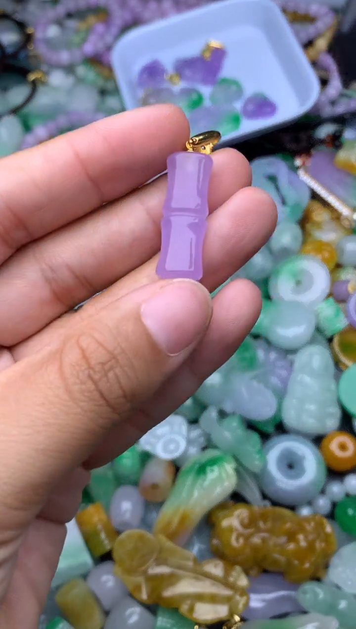 颈饰未镶嵌翡翠天然缅甸翡翠吊坠