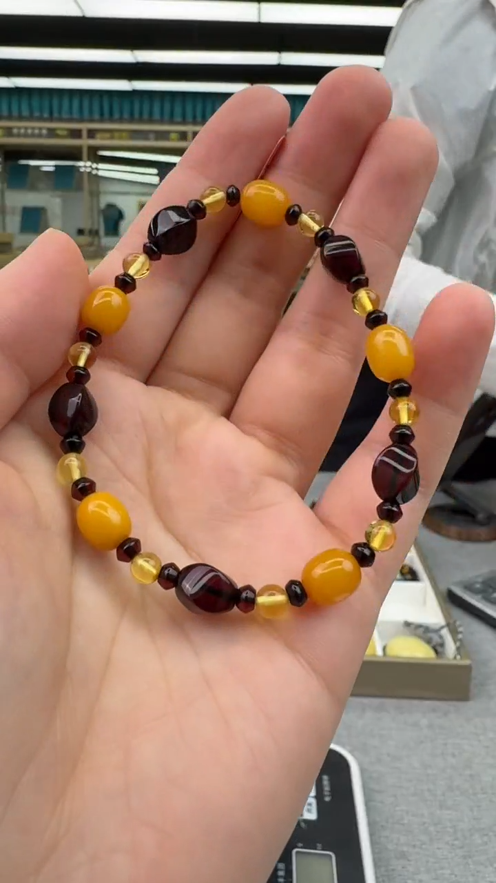 未镶嵌琥珀手链6秒拍号