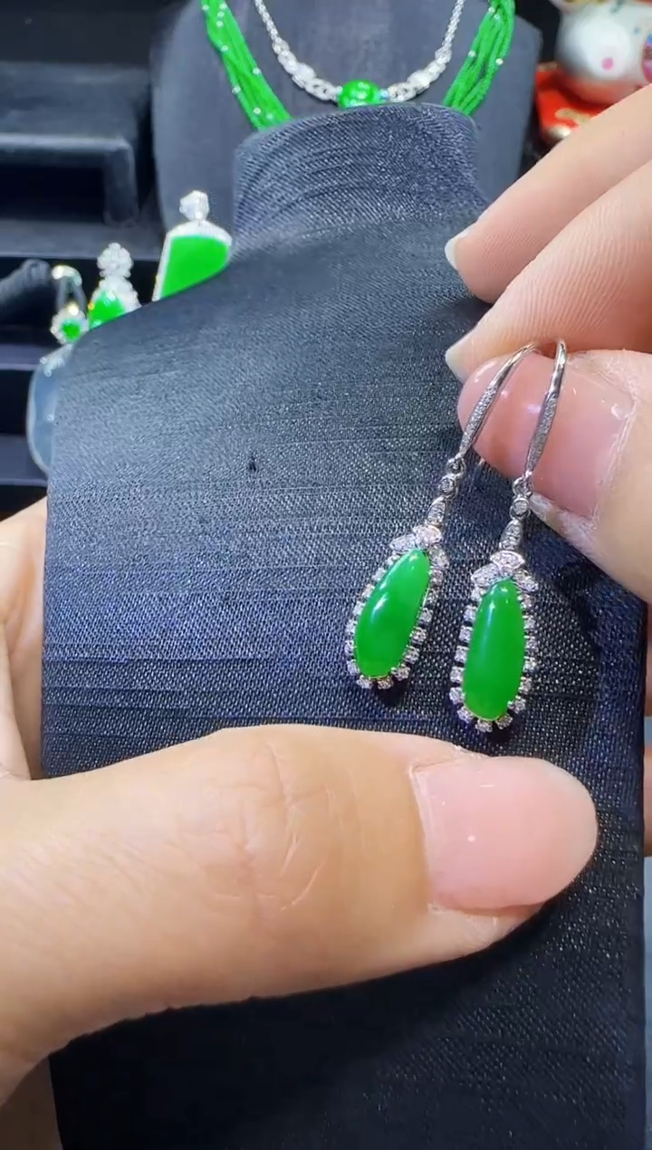 【闪购商品】翡翠耳饰18K金镶嵌耳勾