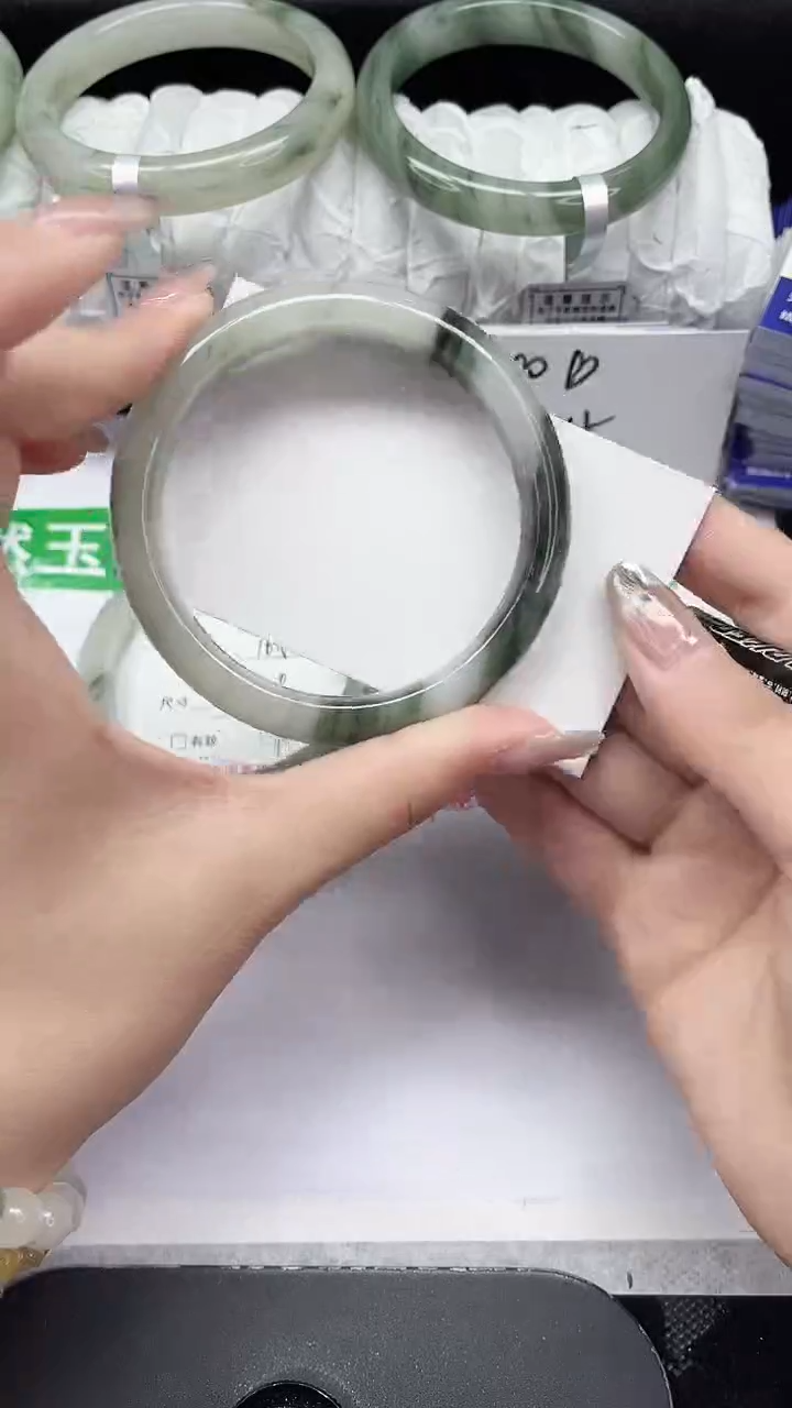 未镶嵌手镯石英质玉124-59/60