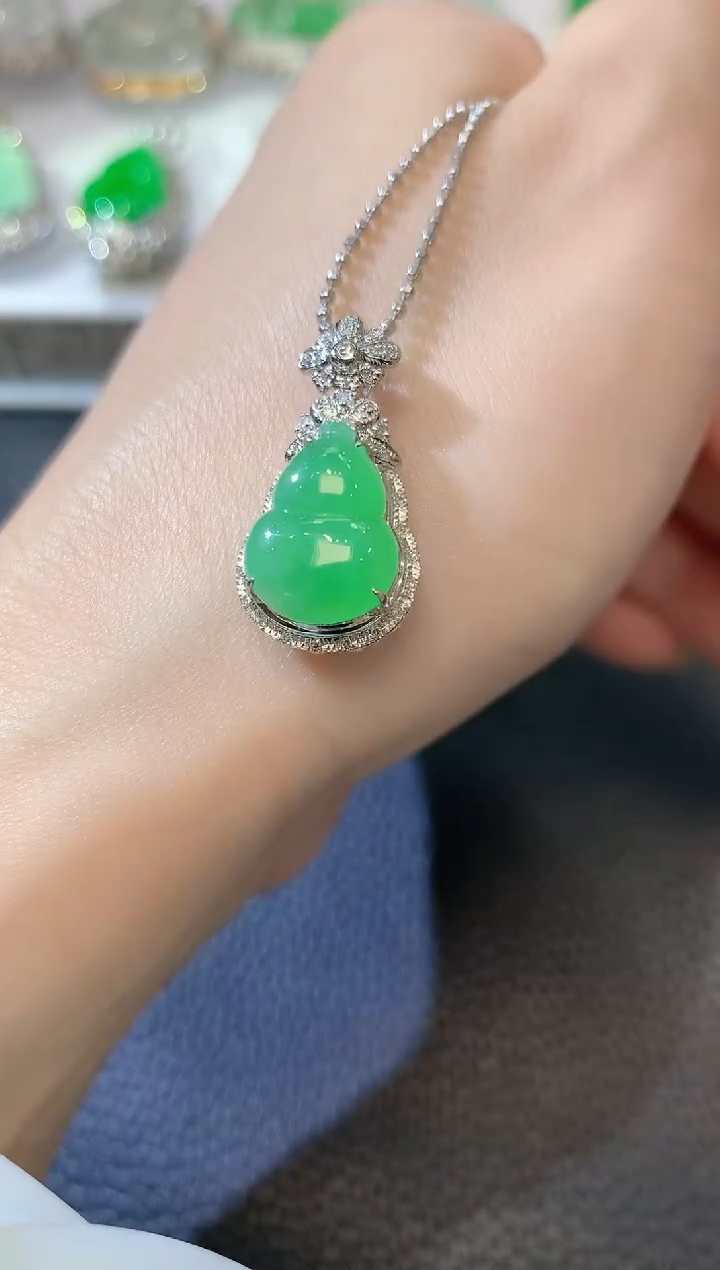 【闪购商品】翡翠吊坠(不含链)18K金镶嵌A16多样性发一件