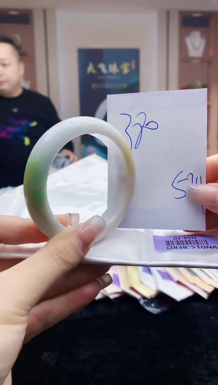 【闪购商品】翡翠手镯未镶嵌    H54-10