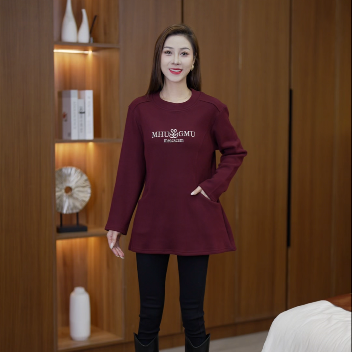 2025冬季新款加绒加厚保暖打底衫时尚洋气减龄长袖T恤套头卫衣女