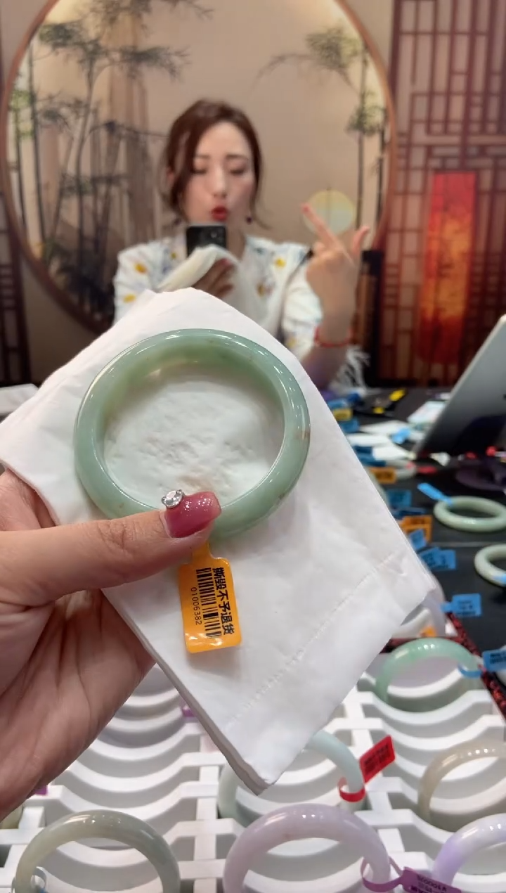 【闪购商品】翡翠手镯未镶嵌00006431