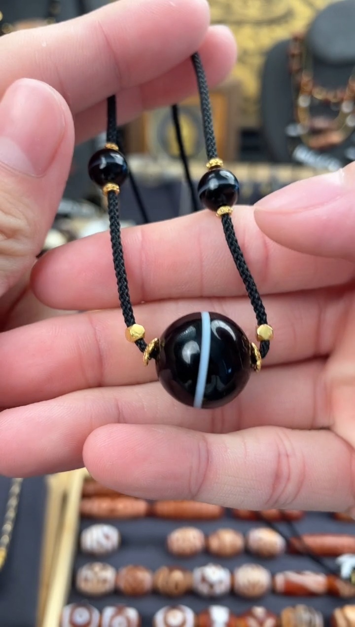 【闪购商品】玛瑙/玉髓颈饰未镶嵌高品黑白一线锁骨链