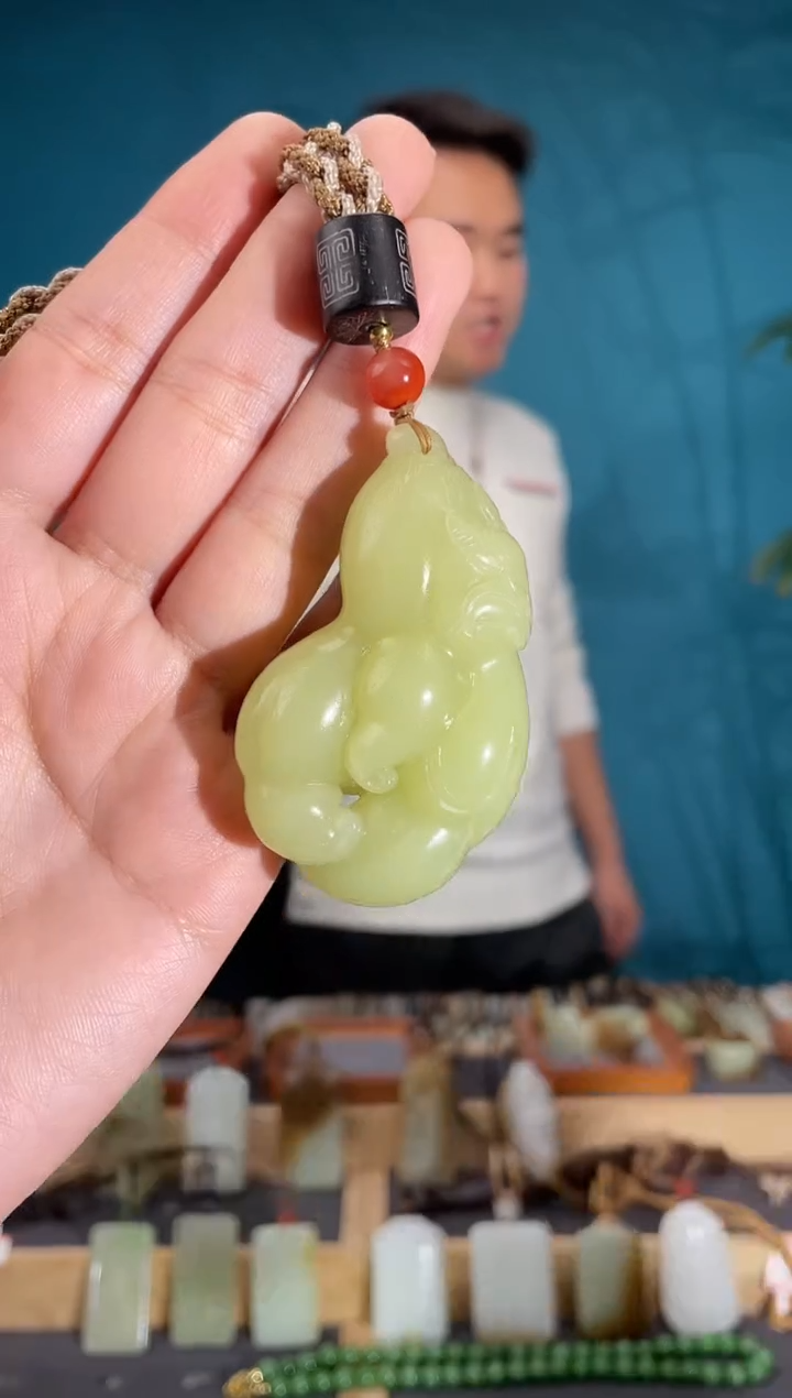 颈饰未镶嵌和田玉1