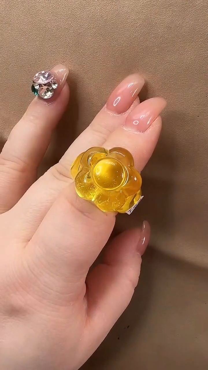 琥珀颈饰未镶嵌戒指