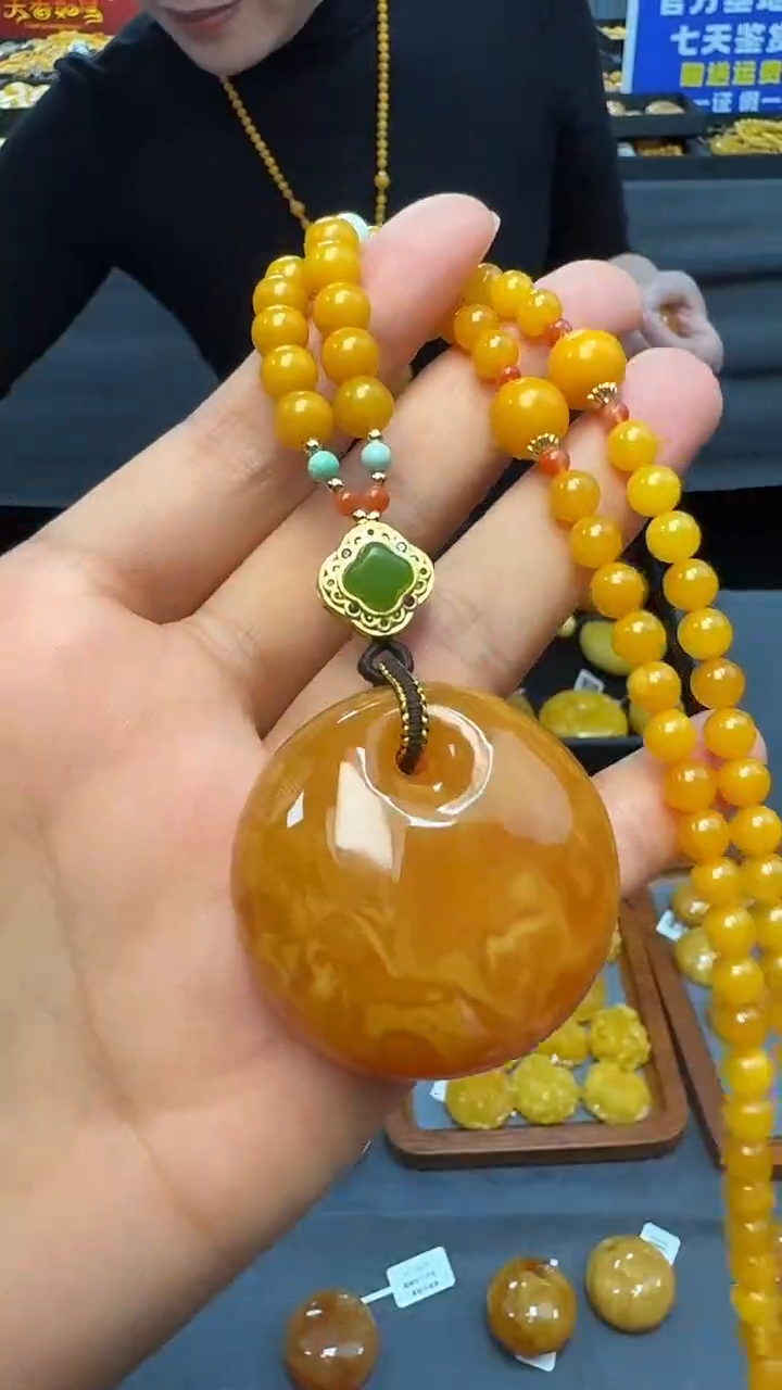 琥珀吊坠(赠链)未镶嵌天然保真蜜蜡公主扣套装