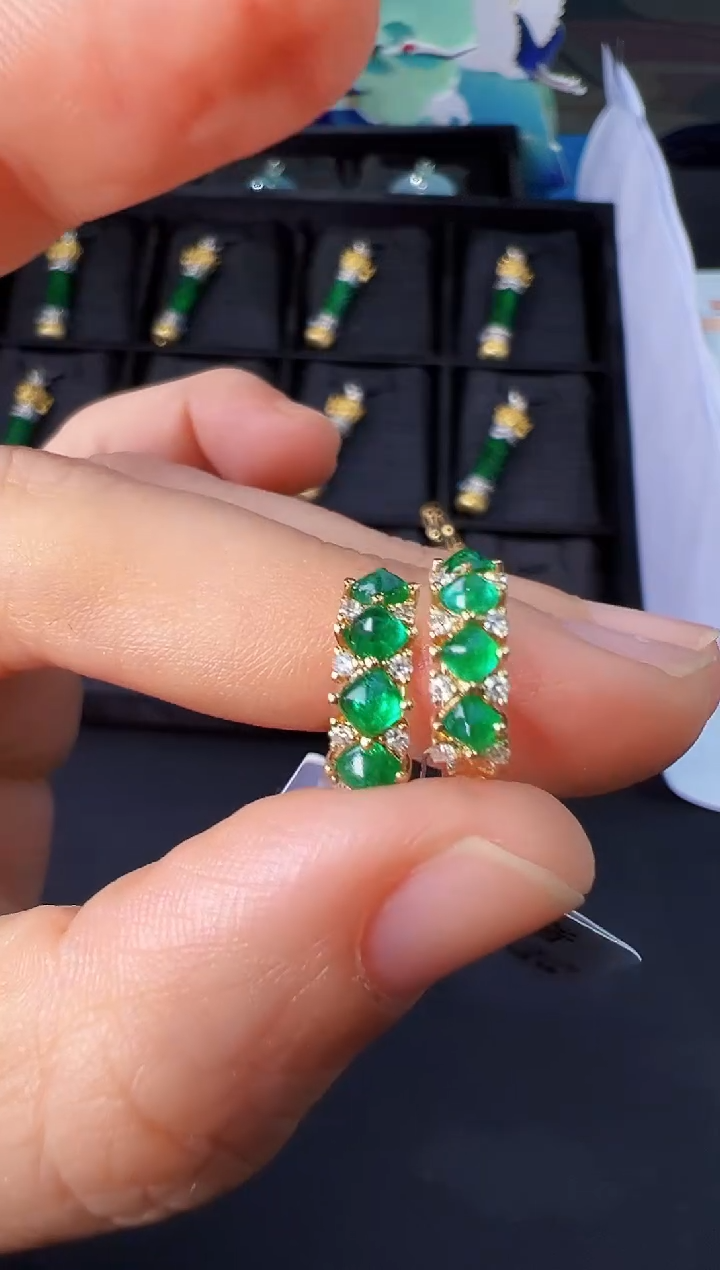 【闪购商品】祖母绿耳饰18K金镶嵌耳扣