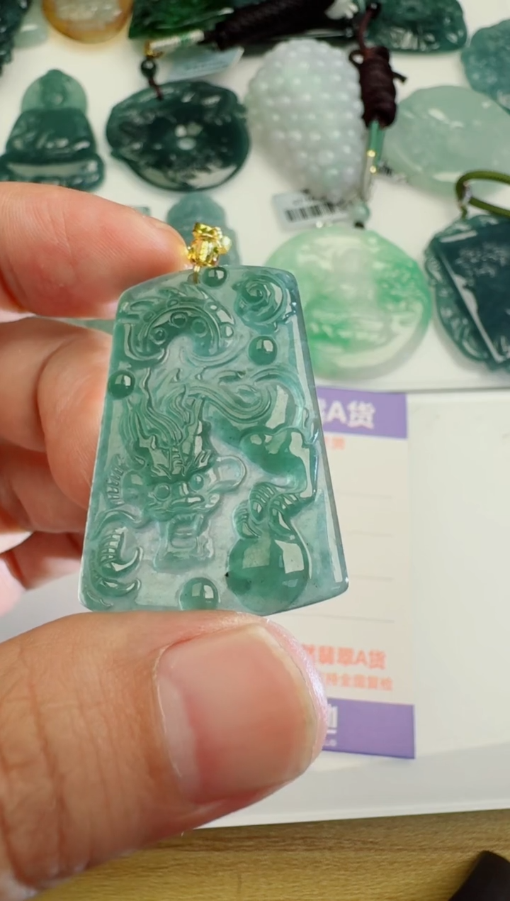 翡翠未镶嵌颈饰多样性随机发其一