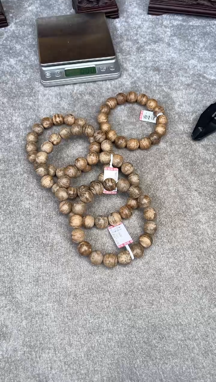 【闪购商品】沉香手串32号芽庄多样性发货1条