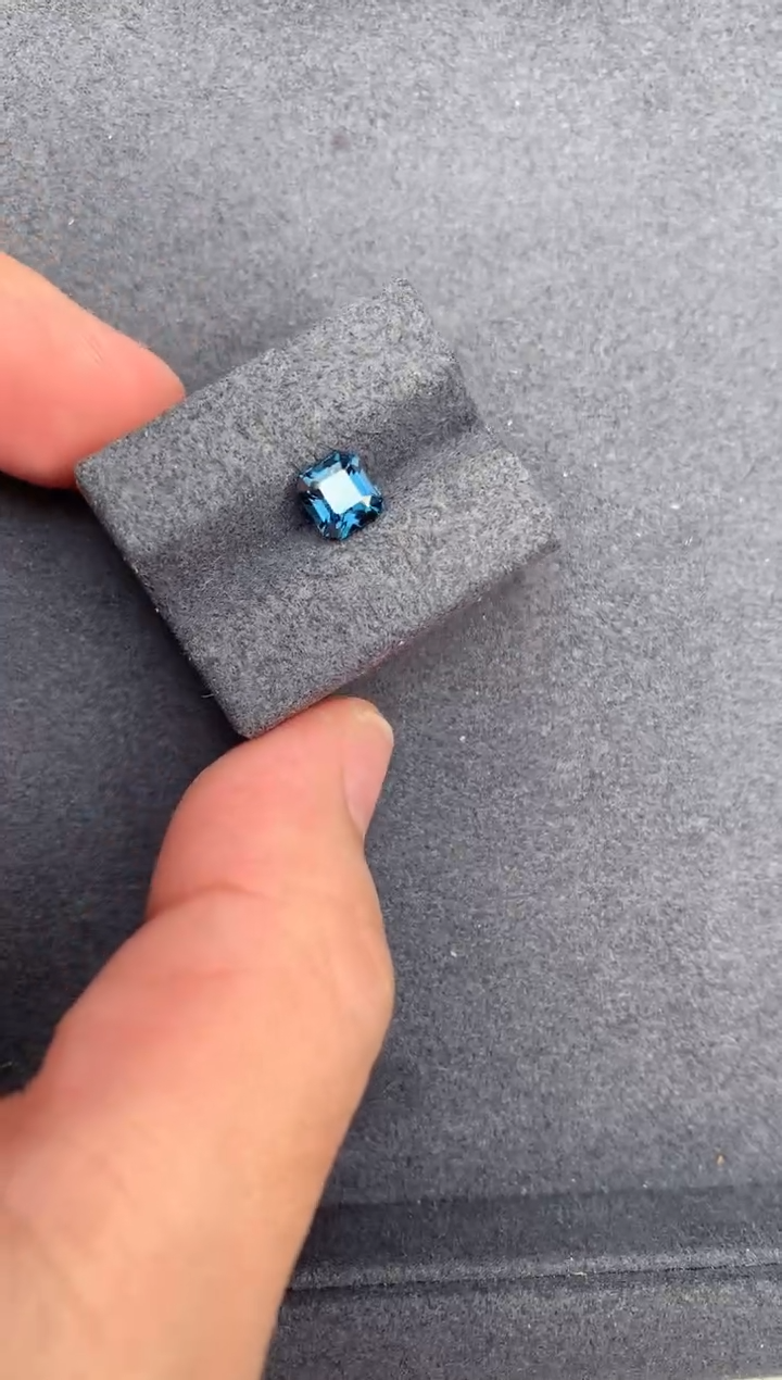 【闪购商品】尖晶石裸石未镶嵌1.1ct蓝尖晶
